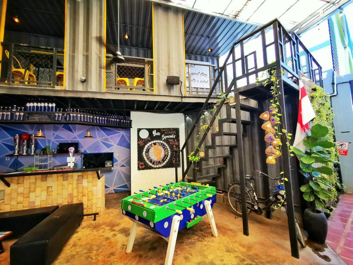 Revolution Siem Reap Hostel Εξωτερικό φωτογραφία