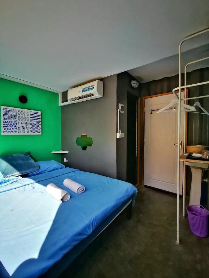 Revolution Siem Reap Hostel Εξωτερικό φωτογραφία