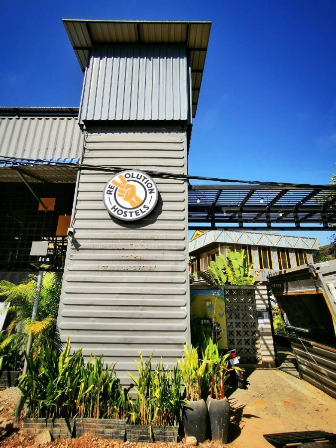 Revolution Siem Reap Hostel Εξωτερικό φωτογραφία
