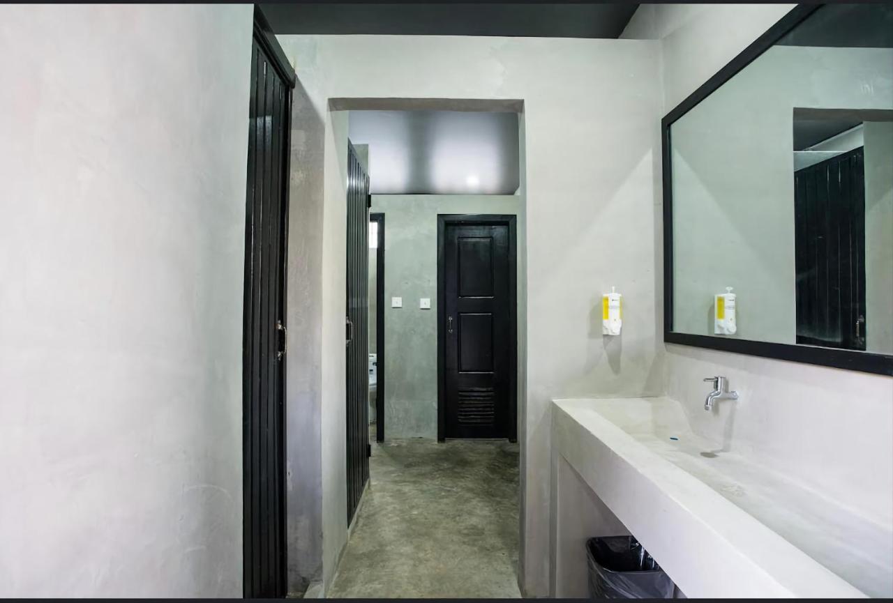 Revolution Siem Reap Hostel Εξωτερικό φωτογραφία