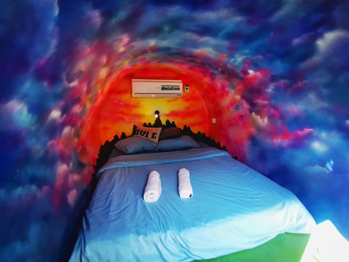 Revolution Siem Reap Hostel Εξωτερικό φωτογραφία