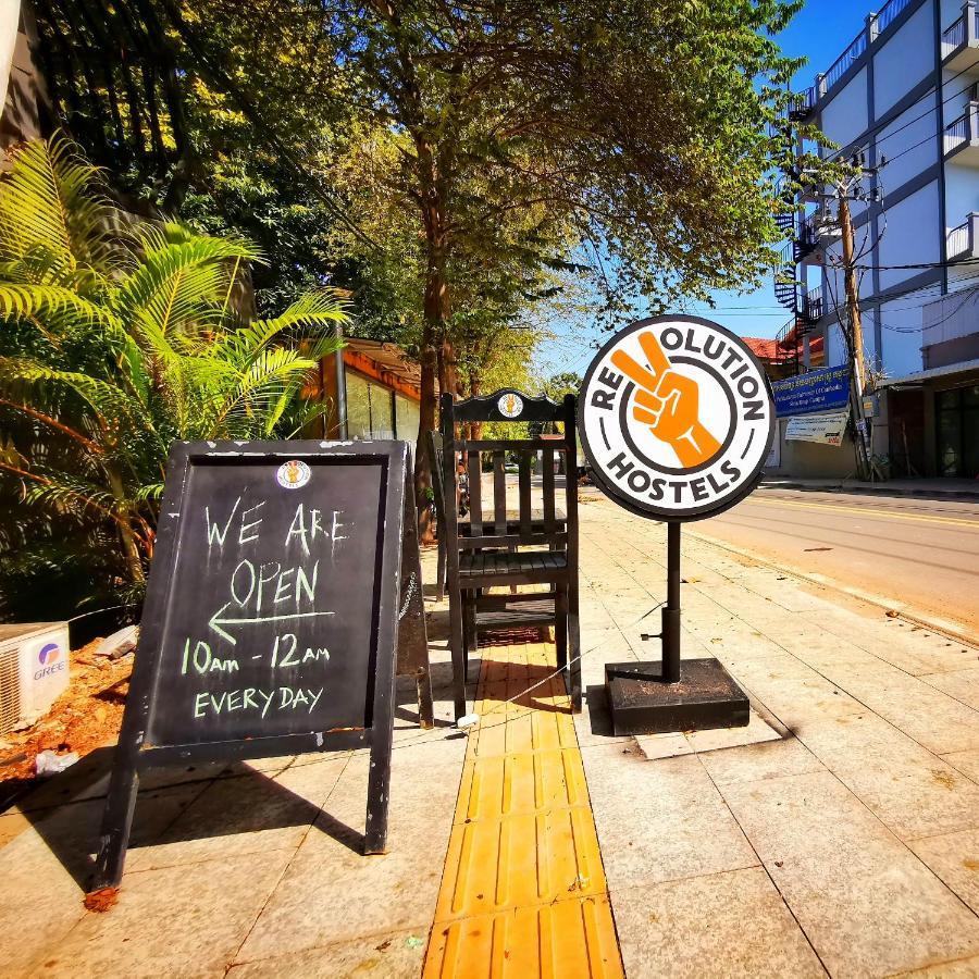 Revolution Siem Reap Hostel Εξωτερικό φωτογραφία