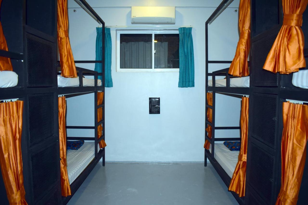 Revolution Siem Reap Hostel Εξωτερικό φωτογραφία